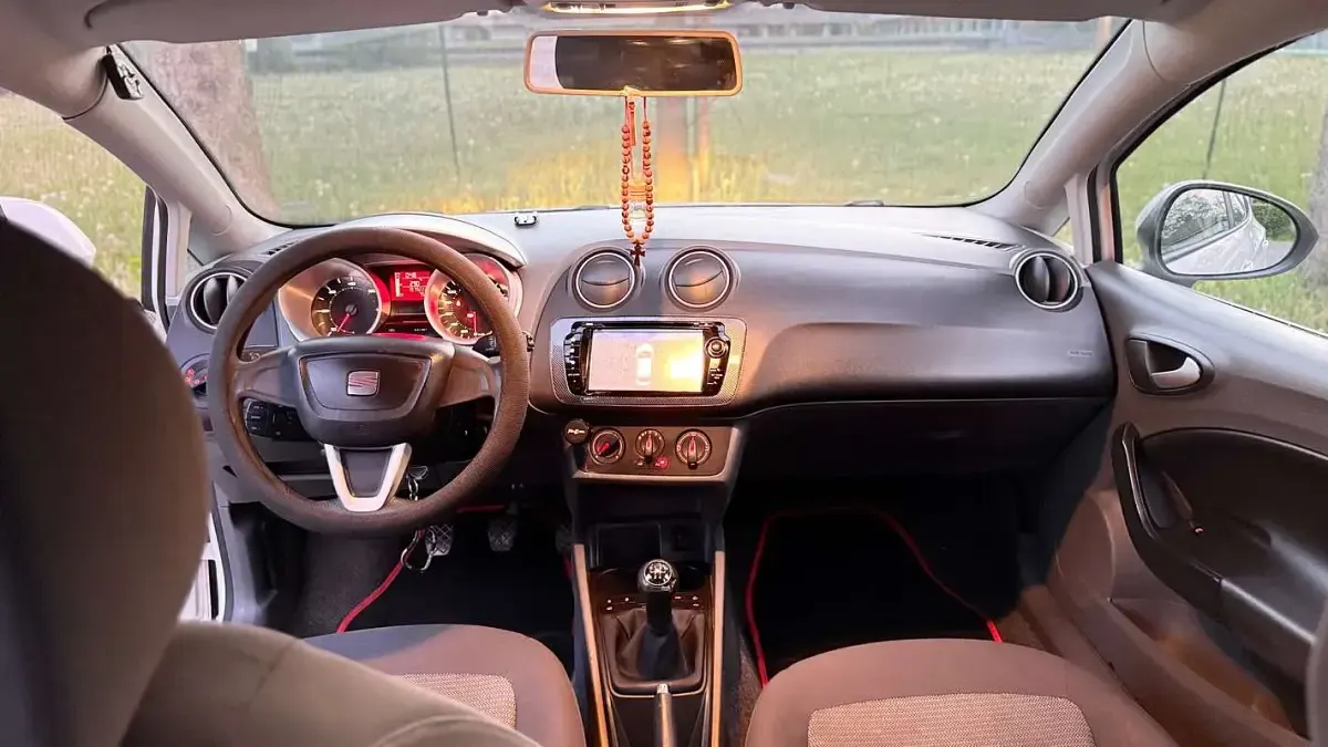 Usata Seat Ibiza Style 90 CV (66 kW) 2010 Bianco Berlina
