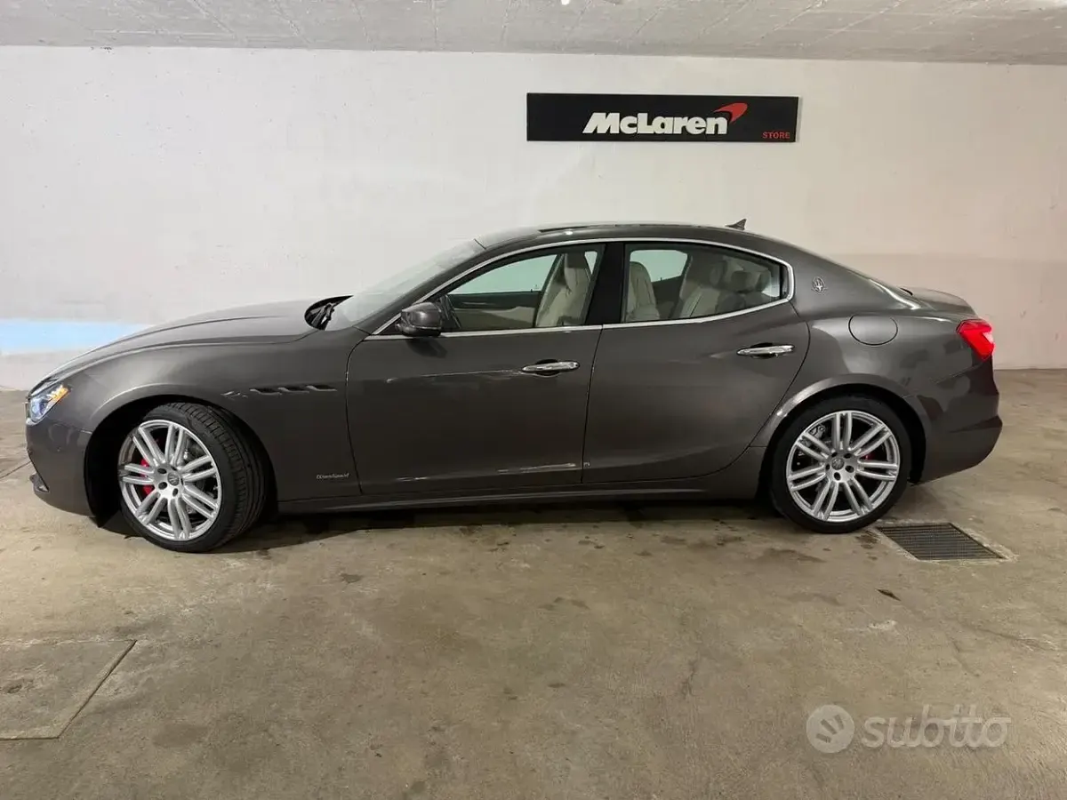 Usata Maserati Ghibli 350 CV (257 kW) 2017 Grigio Berlina