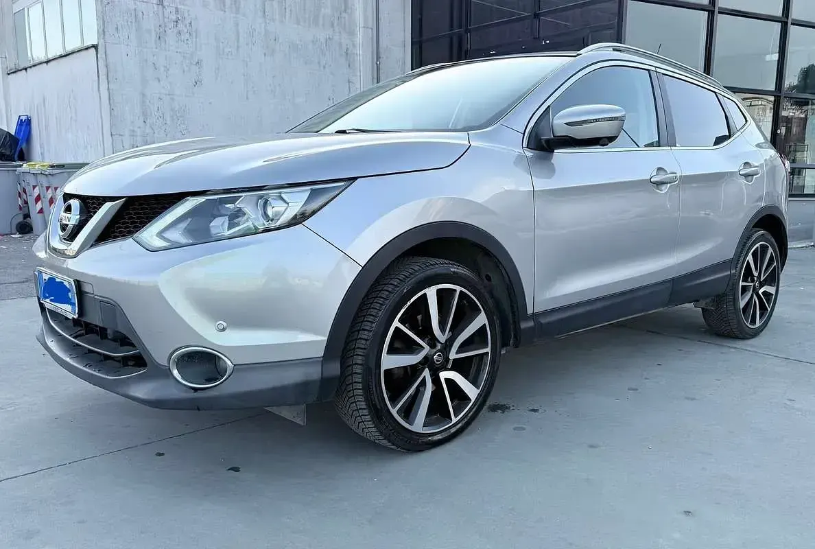 Usata Nissan Qashqai Tekna 110 CV (80 kW) 2016 Grigio SUV