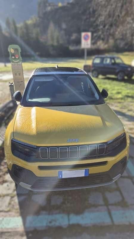 Usata Jeep Avenger EV Summit 114 kW (156 CV) 2024 Oro SUV