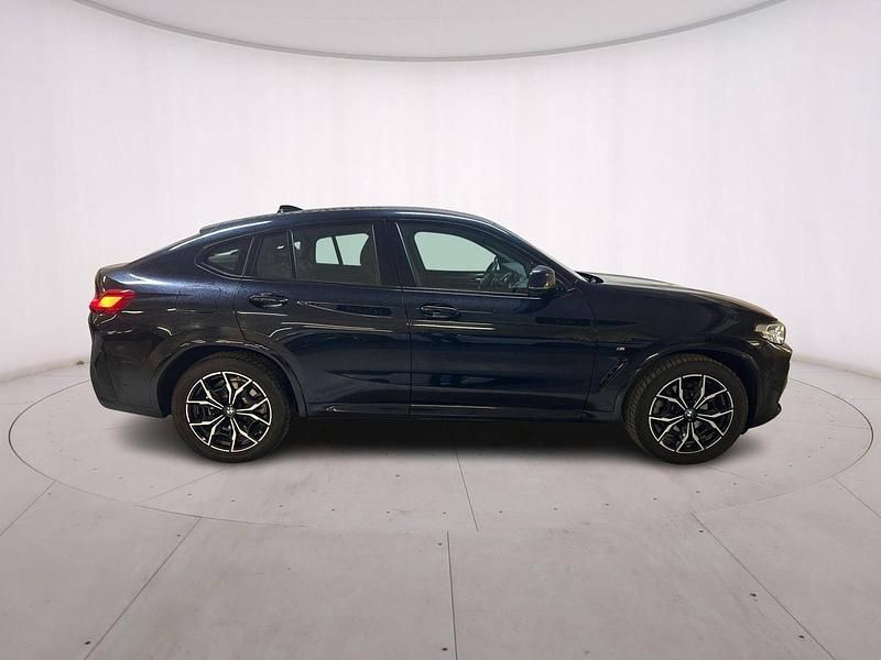 Begagnad BMW X4 M Sport 190 HK (139 kW) 2023 Blå SUV