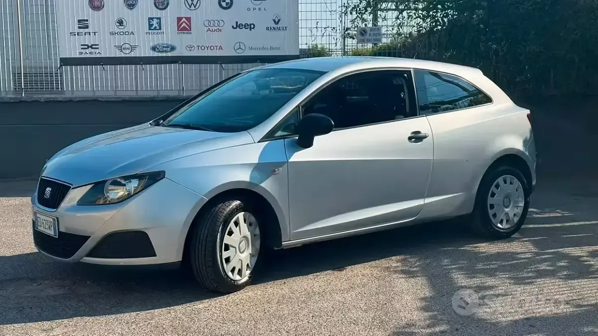Usata Seat Ibiza Style 69 CV (50 kW) 2010 Grigio Utilitaria