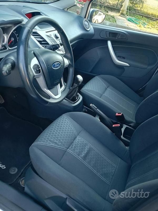 Usata Ford Fiesta 2009 Grigio Utilitaria