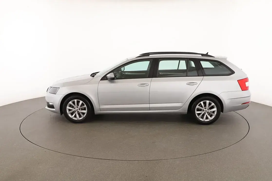 Usata Skoda Octavia Executive 150 CV (110 kW) 2020 Argento Berlina