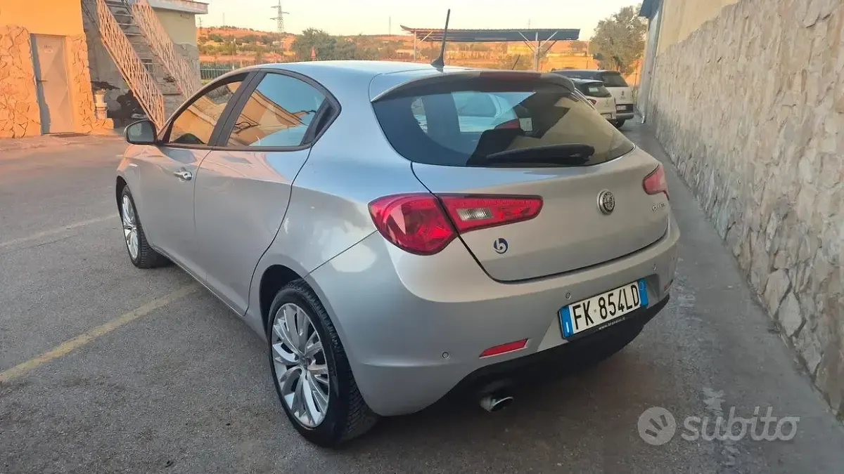 Usata Alfa Romeo Giulietta Business 120 CV (88 kW) 2017 Grigio Utilitaria