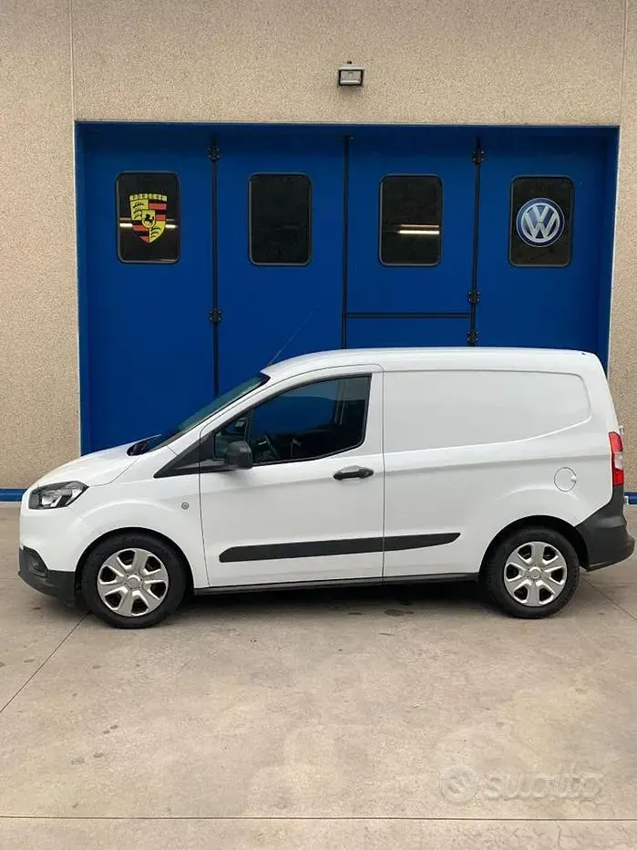 Begagnad Ford Transit 75 HK (55 kW) 2018 Vit Sedan