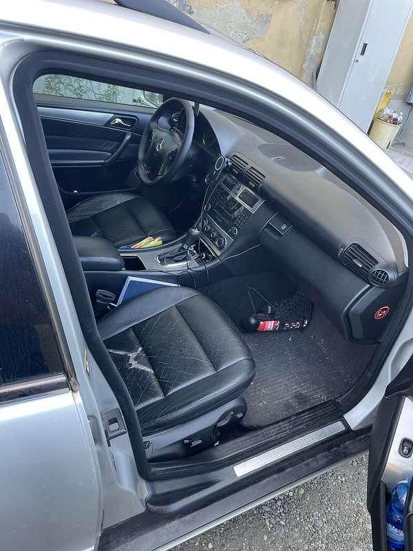 Usata Mercedes C220 150 CV (110 kW) 2005 Argento Berlina