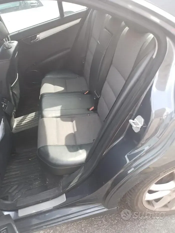 Usata Mercedes C220 170 CV (125 kW) 2007 Grigio Berlina
