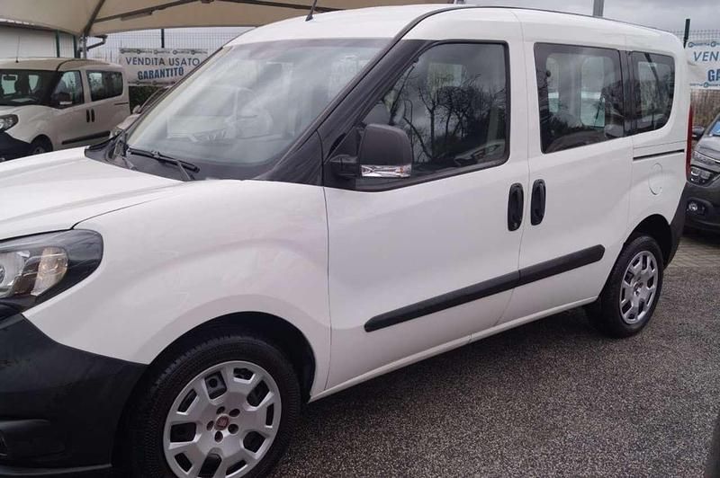 Usata Fiat Doblò 95 CV (69 kW) 2019 Bianco Monovolume