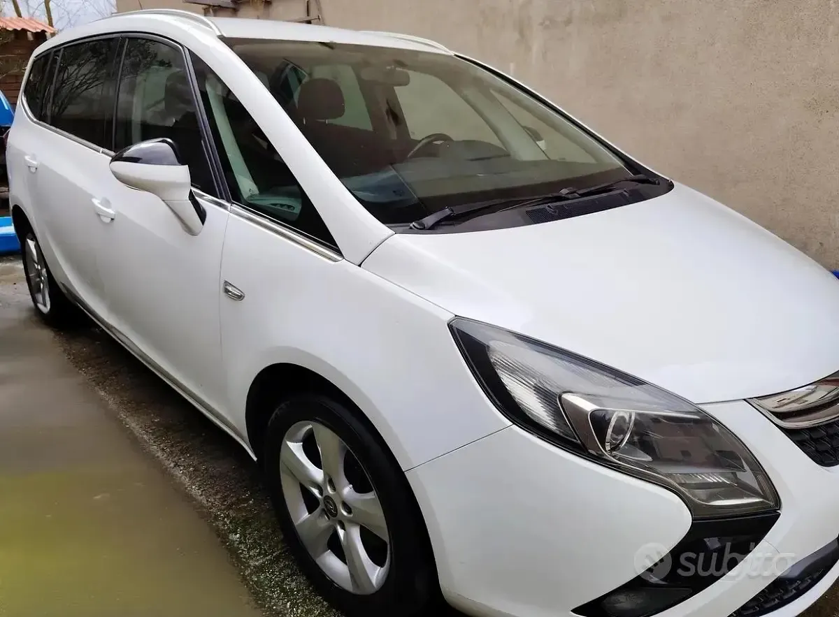Usata Opel Zafira Tourer 110 CV (80 kW) 2012 Bianco Monovolume