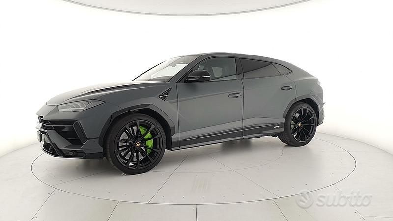 Usata Lamborghini Urus 666 CV (489 kW) 2024 Nero SUV