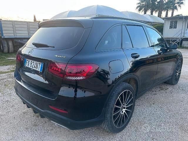 Usata Mercedes GLC300 Premium 163 CV (119 kW) 2020 Nero SUV