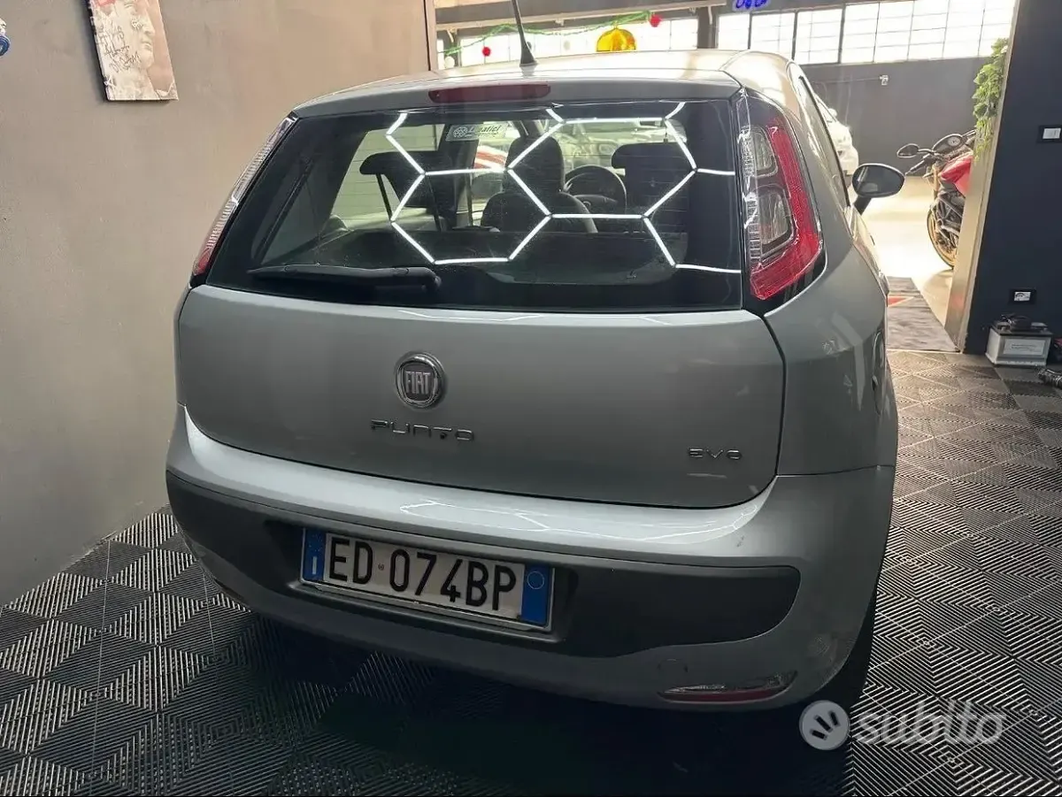 Usata Fiat Punto Evo Active 65 CV (47 kW) 2010 Grigio Utilitaria