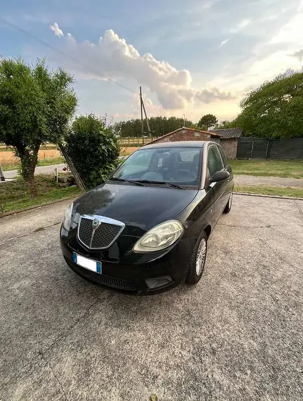 Usata Lancia Ypsilon 60 CV (44 kW) 2008 Utilitaria