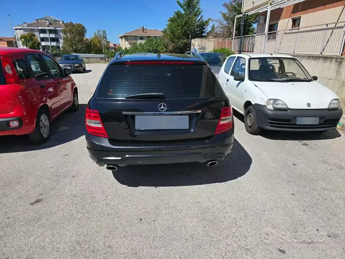 Usata Mercedes 300 231 CV (169 kW) 2012 Nero Station wagon