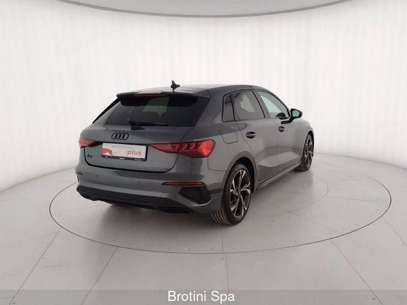 Usata Audi A3 S-Line 116 CV (85 kW) 2023 Grigio metallizzato Berlina