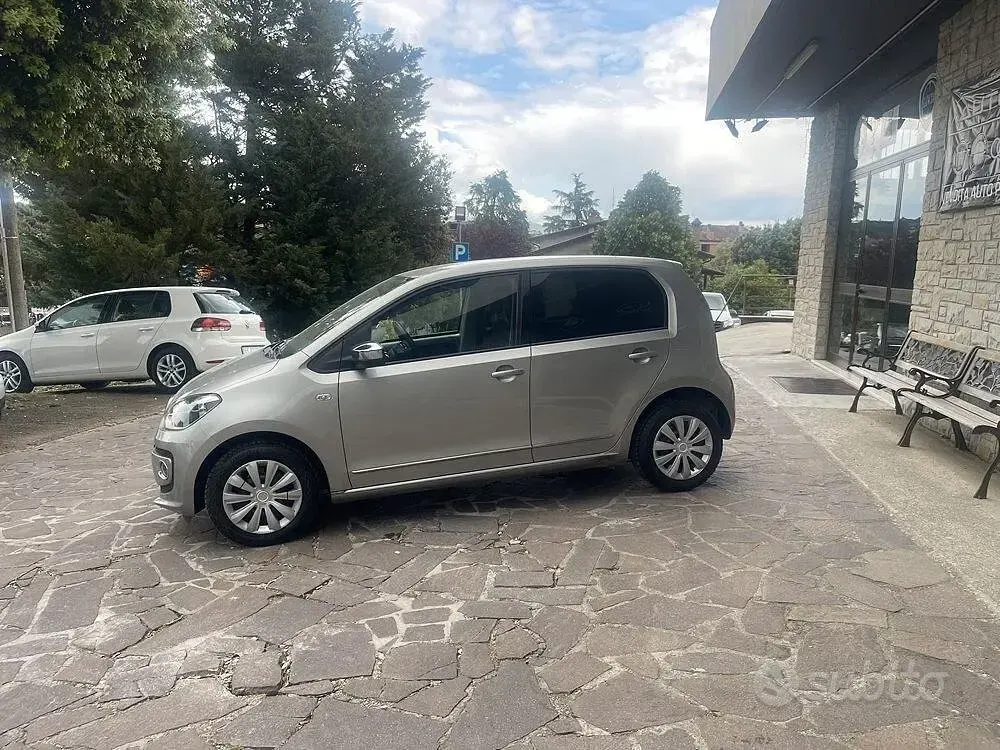 Usata VW up! Move 68 CV (50 kW) 2013 Grigio Utilitaria