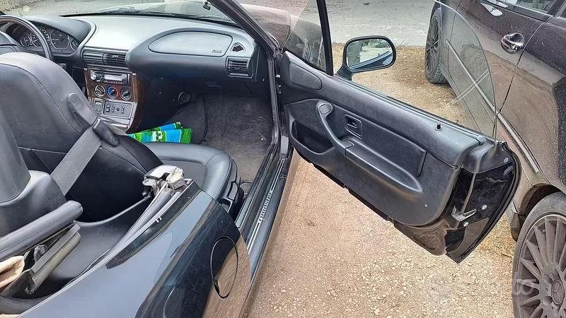 Usata BMW Z3 Efficient Dynamics 116 CV (85 kW) 1996 Nero Cabrio