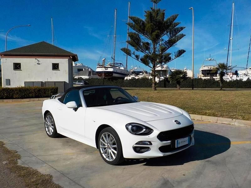 Usata Fiat 124 Spider Lusso 140 CV (102 kW) 2016 Bianco Cabrio
