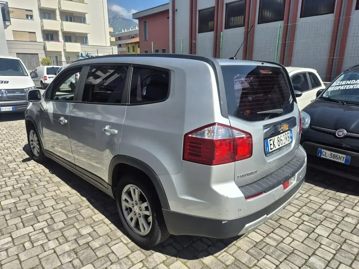 Usata Chevrolet Orlando LT 141 CV (103 kW) 2011 Nero Monovolume