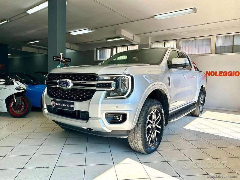 Usata Ford Ranger Limited 180 CV (132 kW) 2024 Argento Pick-up