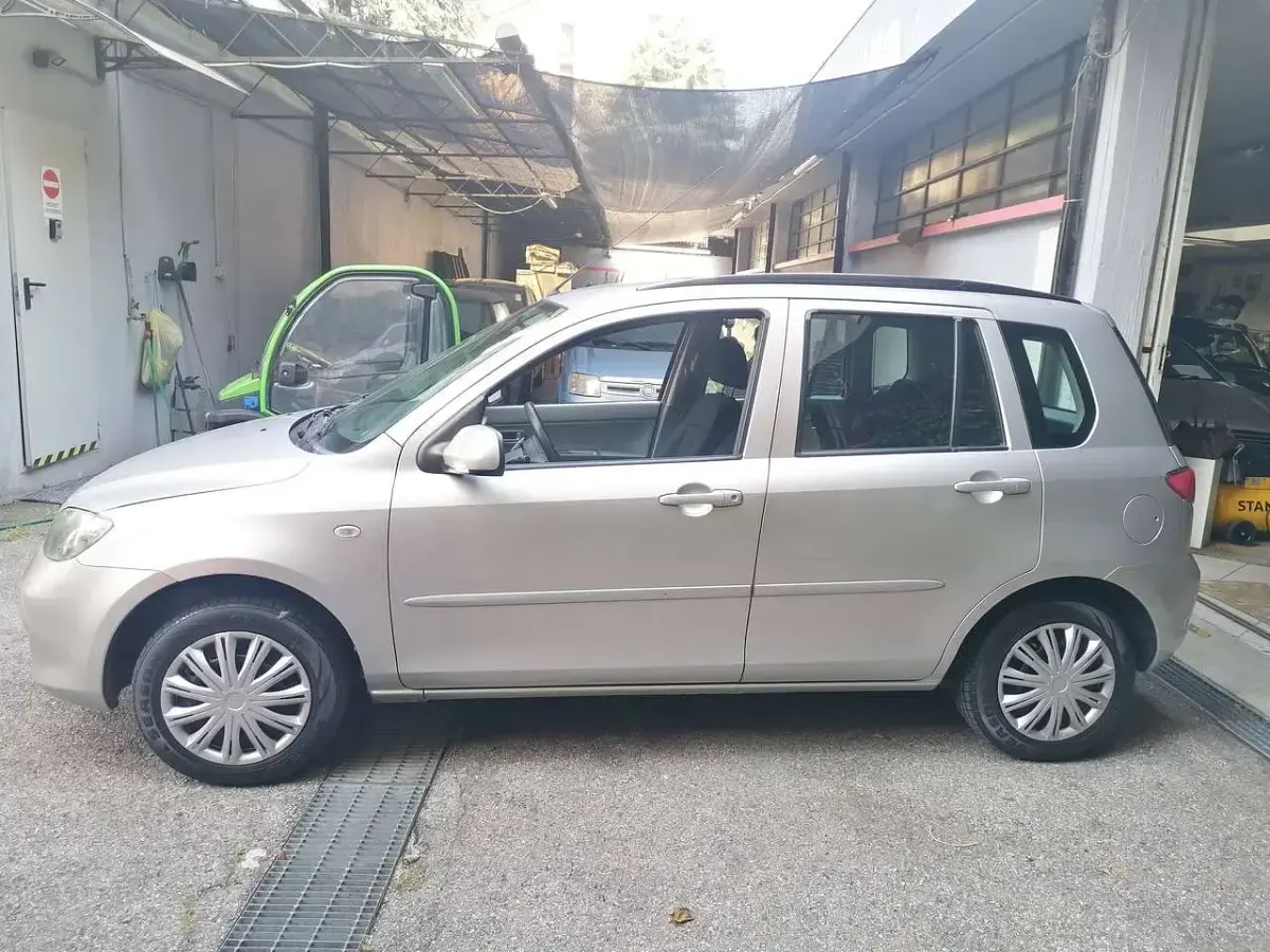 Usata Mazda 2 75 CV (55 kW) 2004 Other Utilitaria