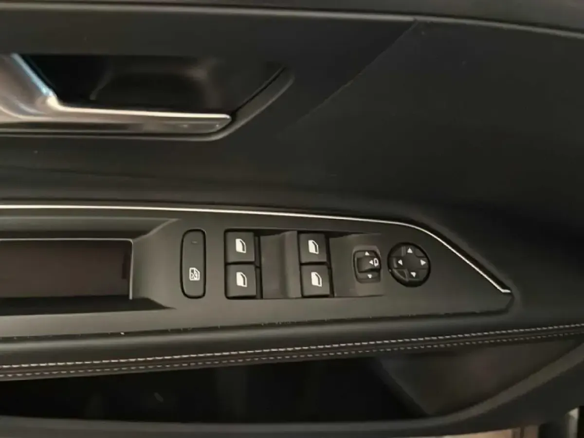 Usata Peugeot 5008 GT-line 131 CV (96 kW) 2019 Blu SUV