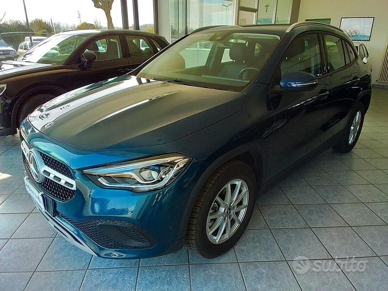 Usata Mercedes GLA200 Business 150 CV (110 kW) 2022 Blu/azzurro SUV
