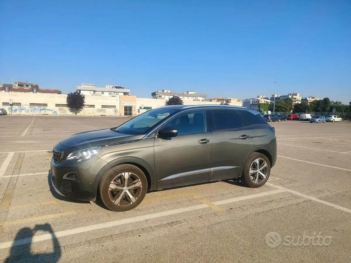 Usata Peugeot 3008 120 CV (88 kW) 2018 Verde SUV