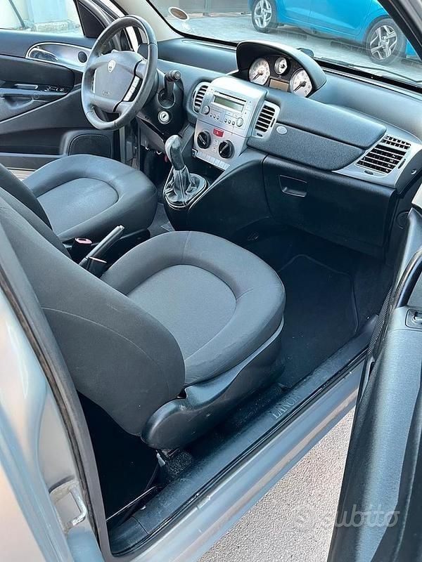 Usata Lancia Ypsilon 2011 Utilitaria