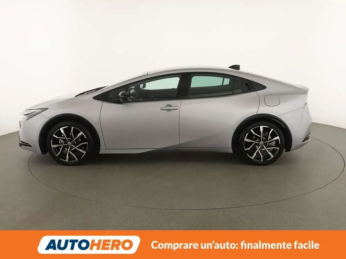 Nuova Toyota Prius Lounge 151 CV (111 kW) 2025 Argento Utilitaria