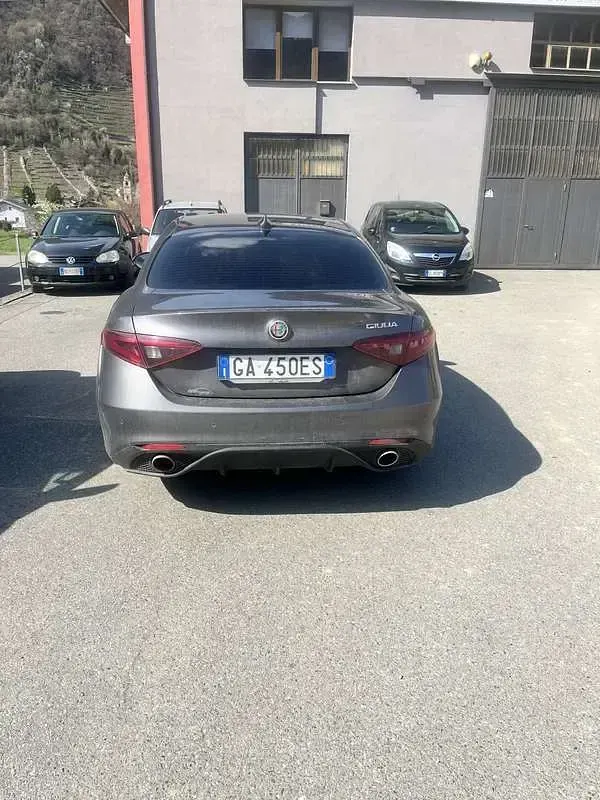 Usata Alfa Romeo Giulia Sprint 160 CV (117 kW) 2020 Grigio Berlina