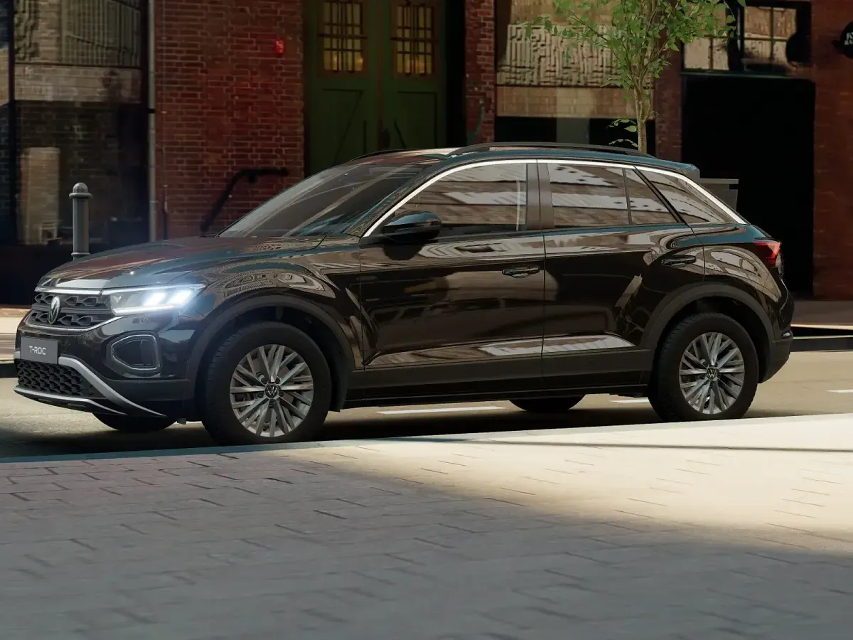 Usata VW T-Roc Life 116 CV (85 kW) 2025 Deep black perlato SUV