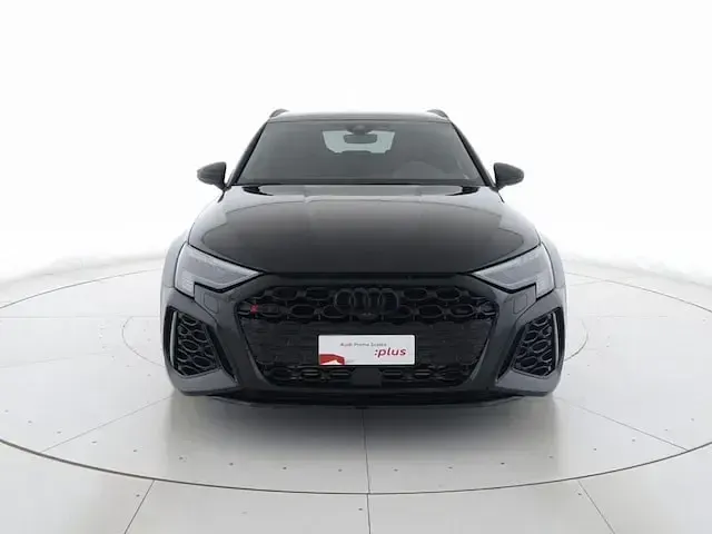 Usata Audi RS3 Sportback Comfort 400 CV (294 kW) 2023 Nero mythos metallizzato Utilitaria