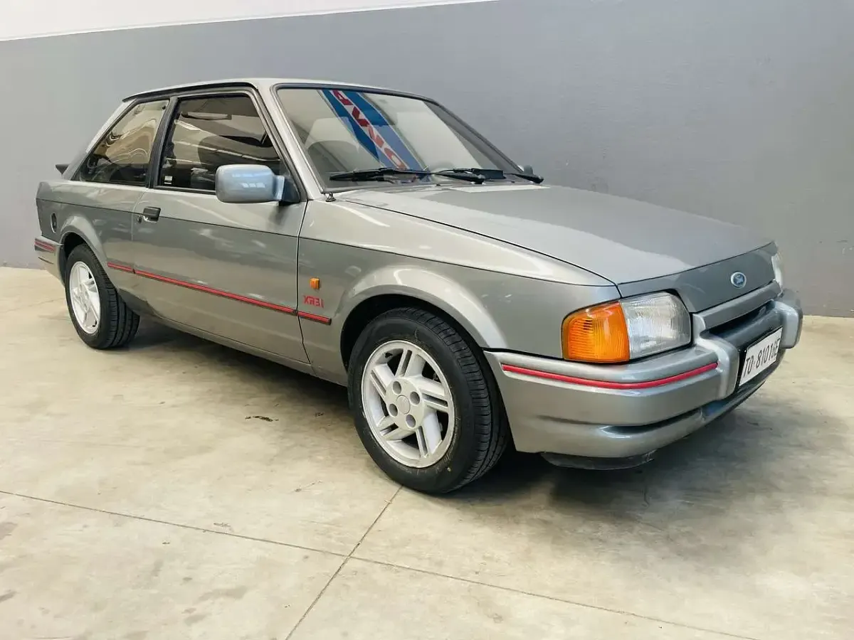 Usata Ford Escort 105 CV (77 kW) 1986 Other Berlina