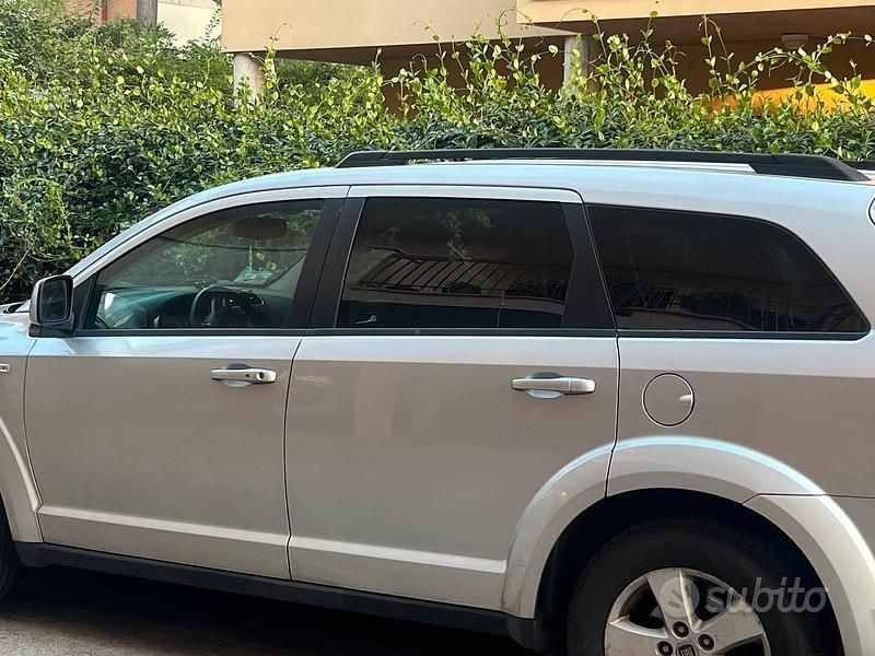 Usata Fiat Freemont 140 CV (102 kW) 2011 Grigio SUV