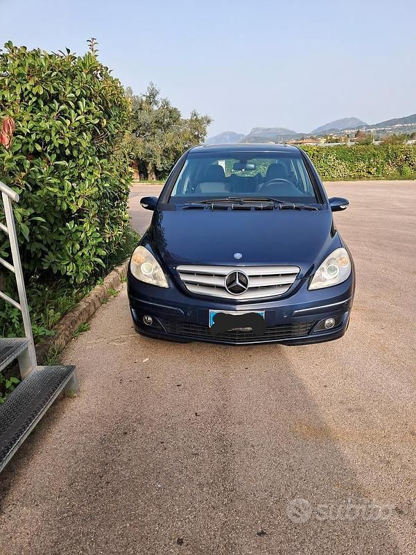 Usata Mercedes B180 109 CV (80 kW) 2008 Blu Monovolume