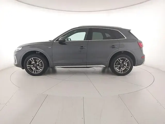 Usata Audi Q5 S-Line 204 CV (150 kW) 2024 Grigio daytona perlato SUV