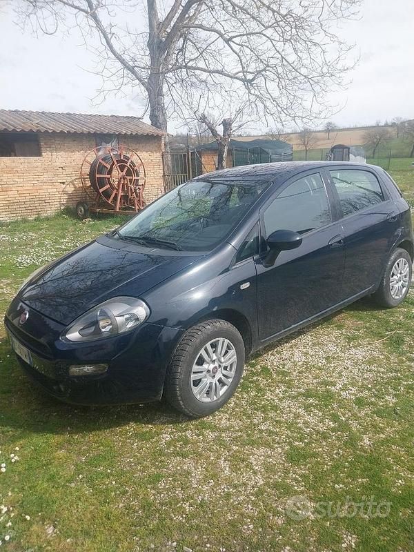 Usata Fiat Grande Punto 77 CV (56 kW) 2014 Blu Utilitaria