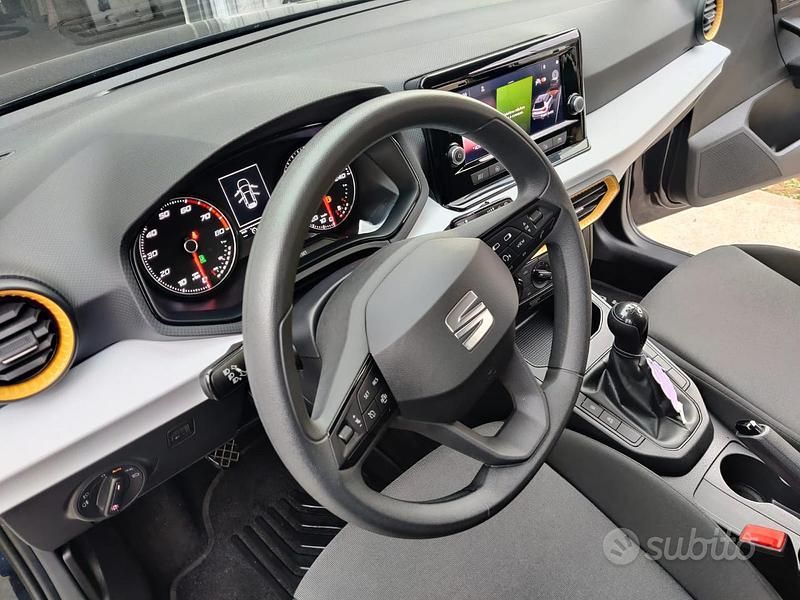 Usata Seat Arona 95 CV (69 kW) 2021 Blu SUV