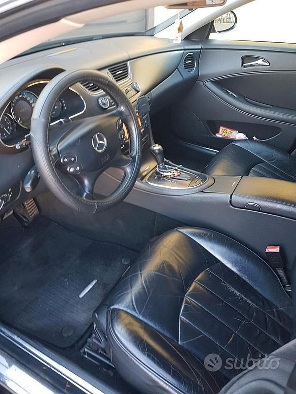 Usata Mercedes CLS320 Chrome 224 CV (164 kW) 2007 Nero Coupé