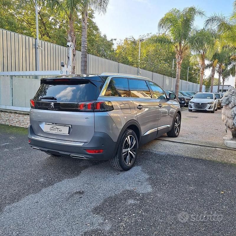 Usata Peugeot 5008 GT 130 CV (95 kW) 2023 Grigio SUV