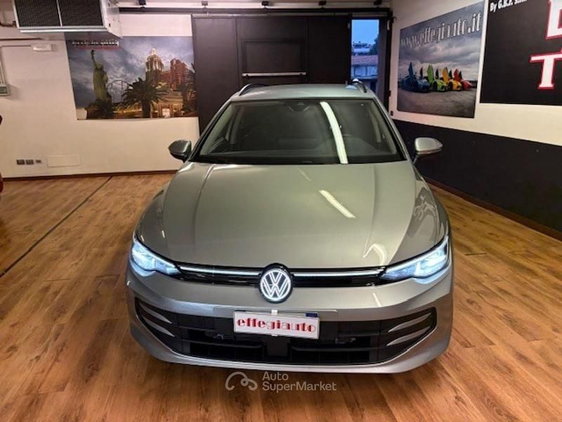 Usata VW Golf VIII 150 CV (110 kW) 2025 Argento Station wagon