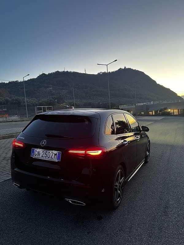 Usata 2023 Mercedes B180 Advanced Monovolume | 30.000 € (Buon prezzo) - Immagine 1/4