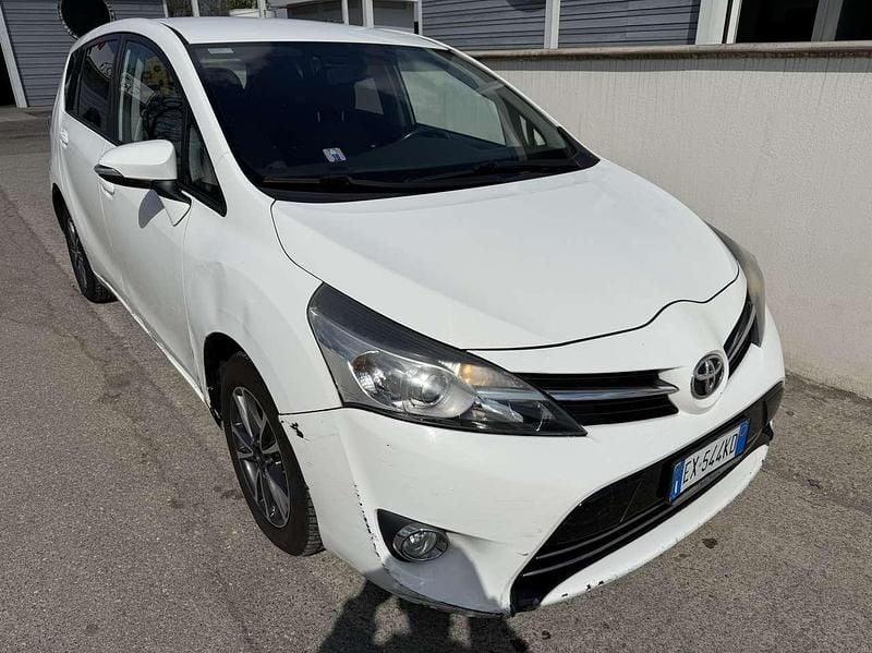 Usata Toyota Verso Active 124 CV (91 kW) 2014 Other Monovolume