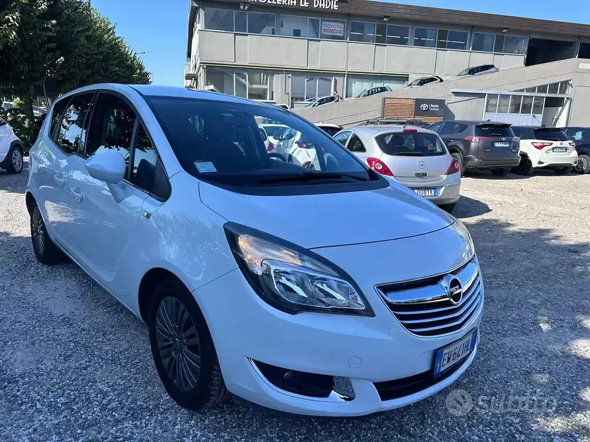 Usata Opel Meriva Cosmo 110 CV (80 kW) 2014 Bianco Monovolume
