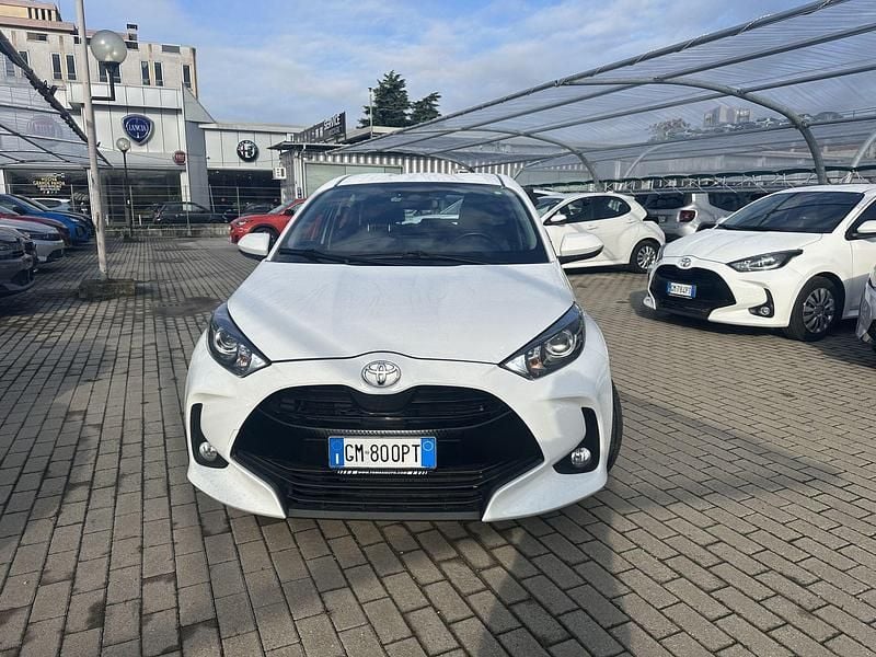 Usata Toyota Yaris Active 72 CV (52 kW) 2023 Bianco Utilitaria