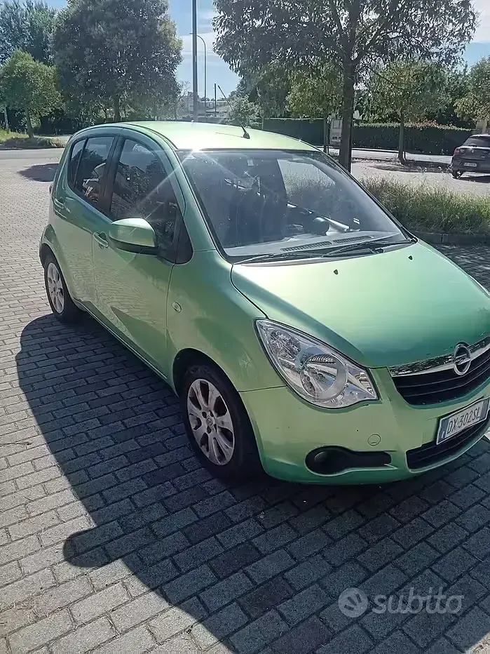 Usata Opel Agila 65 CV (47 kW) 2009 Utilitaria