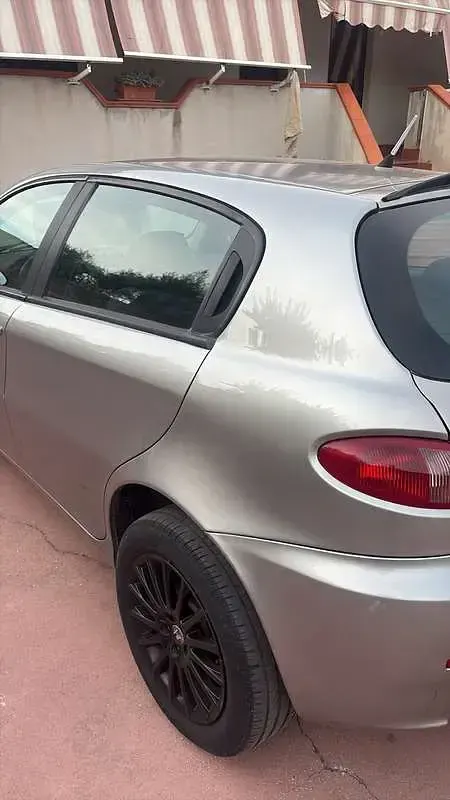 Usata Alfa Romeo 147 Distinctive 120 CV (88 kW) 2008 Utilitaria