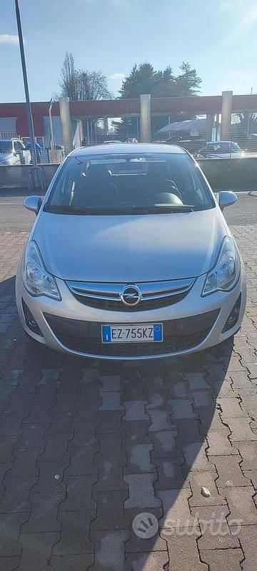 Usata Opel Corsa 75 CV (55 kW) 2012 Grigio Utilitaria